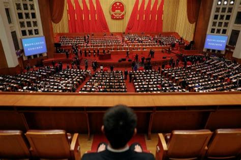 how are authority figures treated in china